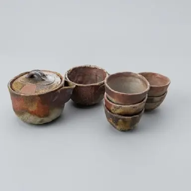 日幡光顕の備前焼の宝瓶と共箱