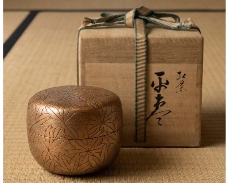 一后一兆　紅葉平棗の買取実績｜金色の地に重なり合う紅葉を一面にあらわした平棗・共箱付き｜東京都世田谷区 古美術もりた