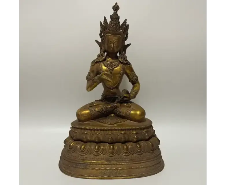 金剛薩埵坐像　胸前に鈴（金剛鈴）と杵（金剛杵）を執り、宝冠と胸飾を精緻に鋳出したチベット密教の中心尊格